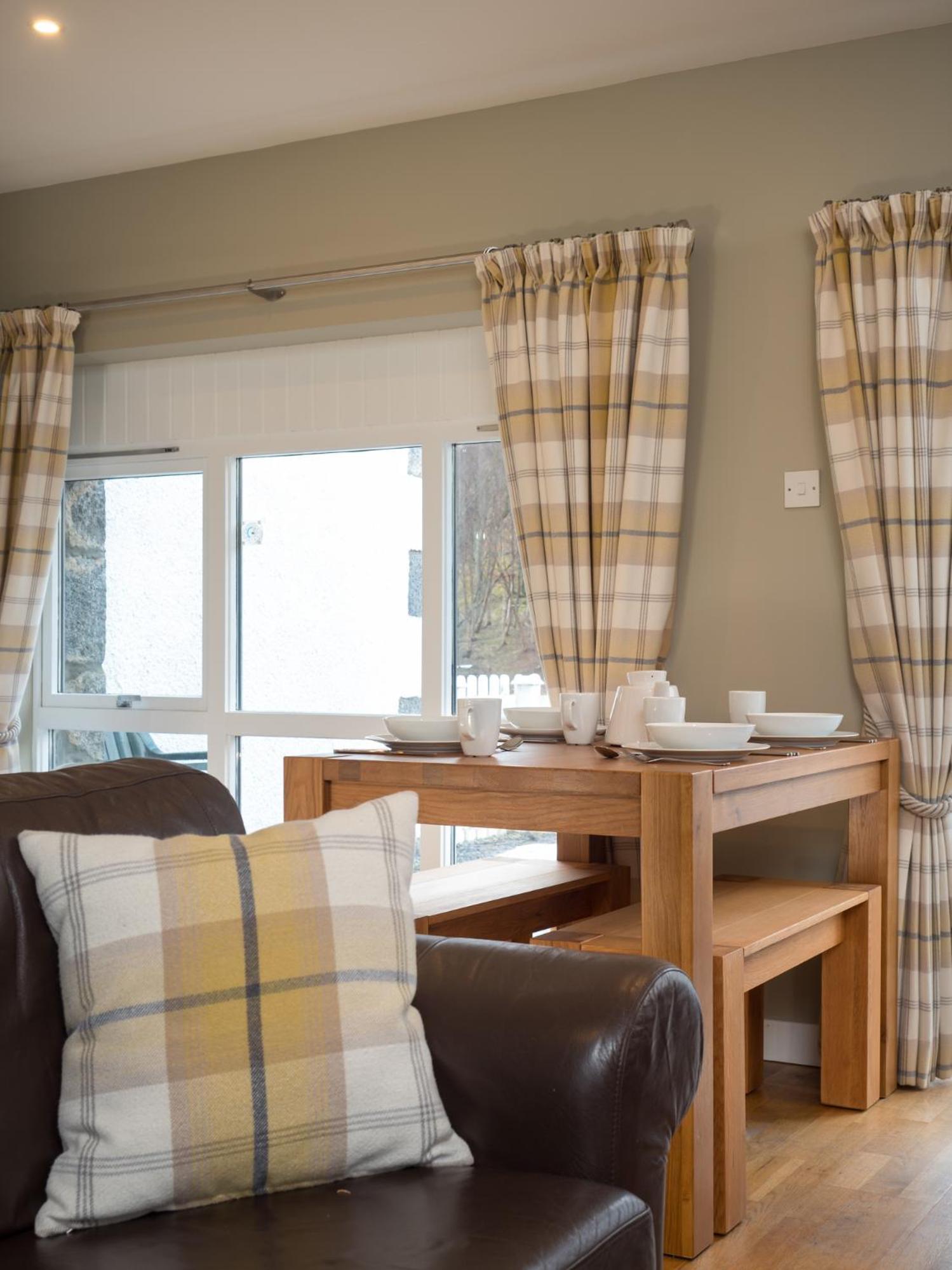 Highland Holiday Cottages Ньютонмор Номер фото
