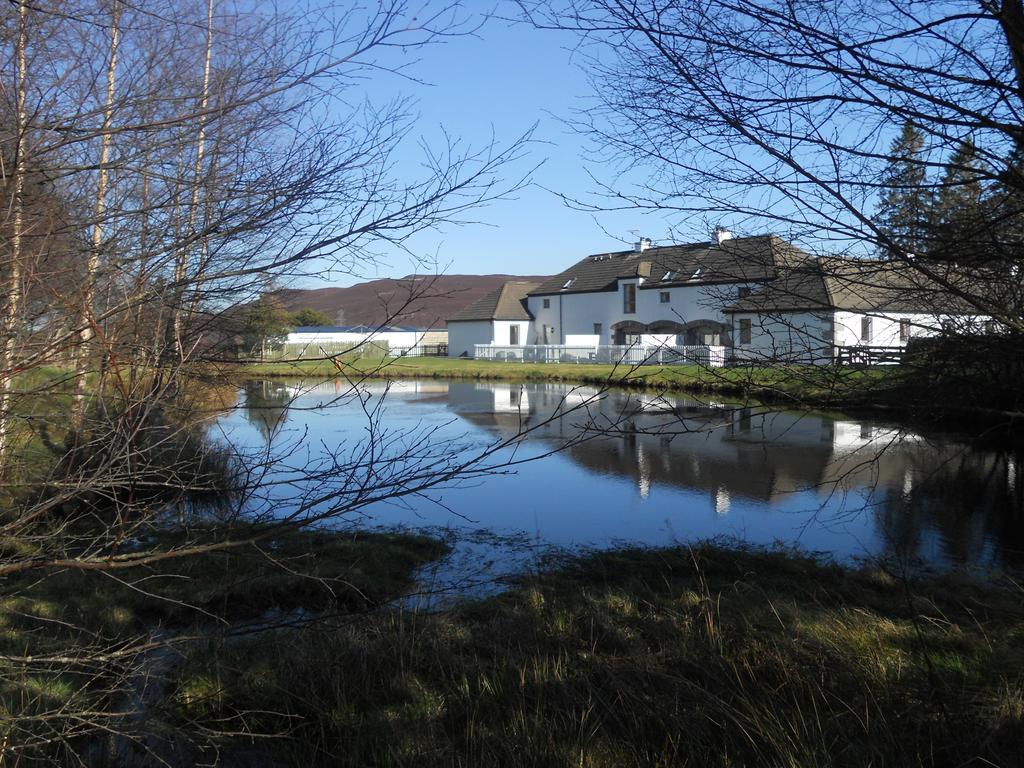 Highland Holiday Cottages Ньютонмор Екстер'єр фото